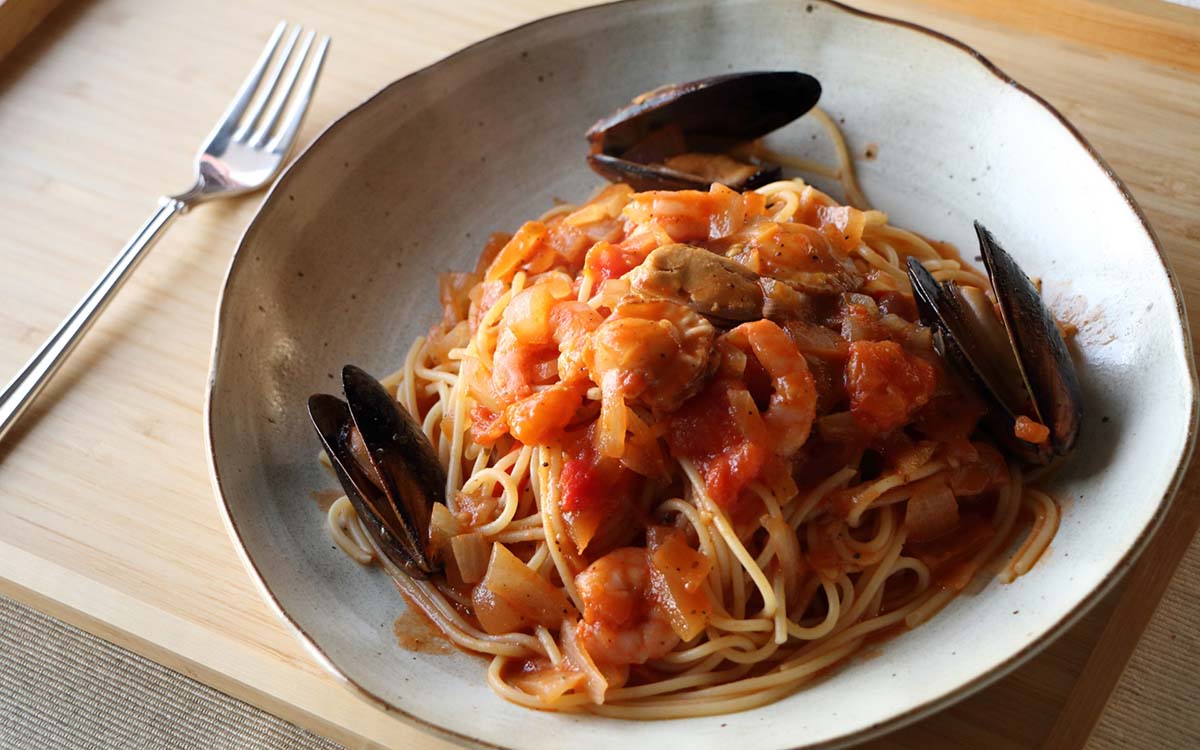 海の幸のトマトパスタの画像